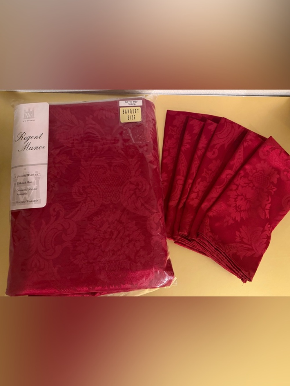 Regent Manor 66x118 Oblong Tablecloth Red Damask Banquet + 6 Napkins Set